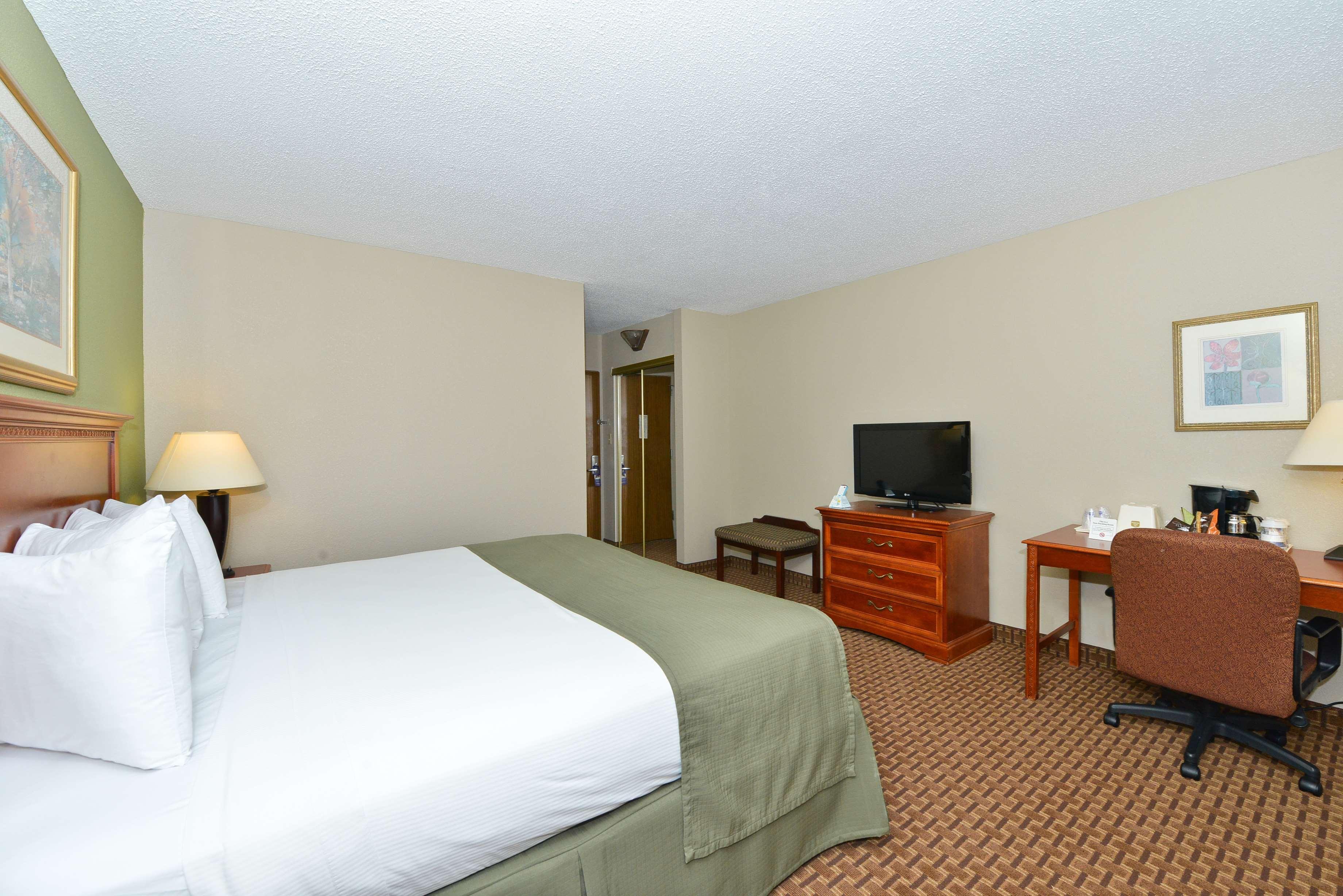 Surestay Plus Hotel By Best Western Raleigh North Downtown Exteriör bild
